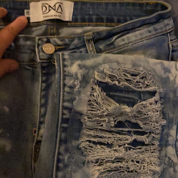 Men Distressed jeans - Picture 3 of 3